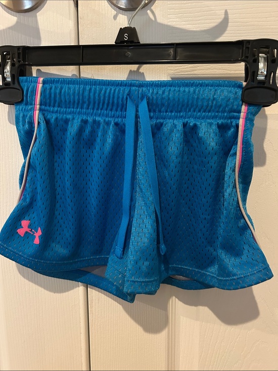 Under Armour Other - Preloved, Under Armour, Girls, Loose Fit Heatgear Mesh Shorts, Side Trim